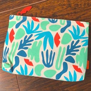 ✨FREE Cosmetic Makeup Bag✨